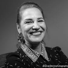 Audrey Marques. Lisbonne. 2024 .  https://olivierperrinphotographe.com/studio-photo-lisboa/ . J'ai eu le  plaisir de réaliser une séance photo avec Olivier Perrin samedi dernier, et  l'expérience a été au-delà de mes attentes. Olivier est non