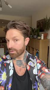 Does this dad look younger now??? Thanks to @bobbylikesstuff for this  amazing haircut. , #dilf haha!!!! , #menshair , #newlook , Happy dad