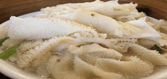 وعاء مملوء نصفه بماء مغلي يتم وضع 4 ملعقة كبيرة من ملح الليمون ووضع قطع ألكرشه فيه. Ø¨ÙˆØµÙØ© Ø³Ù‡Ù„Ø© Ø·Ø±ÙŠÙ‚Ø© ØªÙ†Ø¸ÙŠÙ Ø§Ù„ÙƒØ±Ø´Ø© Ø¨Ø§Ù„Ø®Ù…ÙŠØ±Ø©