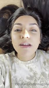 Everyones Favorite Tongue Model - ThisVid.com 中文