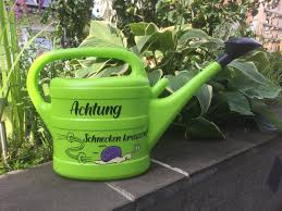 Um eine terrasse richtig zu planen, sollten sich die hausbesitzer vorher genau überlegen, welchen zweck sie erfüllen soll. Giesskanne Giesskanne Bedruckt Garten Terrasse Geschenk Zum Etsy In 2020 Giesskanne Geschenke Garten