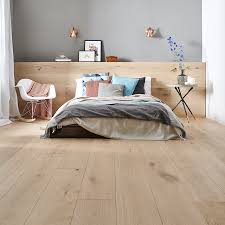 When oak trees through many hundreds of years live through dry summers. Wide Plank Flooring Trend Woodpecker Flooring Usa