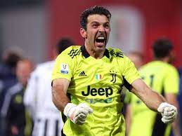 With four weights, a generous character set, and ligatures & stylistic alts, buffon shrugs off the tired. Q7u9yi Qvyclhm
