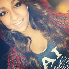 The rumor was further ignited when a fan uploaded a video showcasing kenny and andrea's kiss on stage. Andrea Russett Age 18 Softball Player Relationships