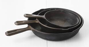 This Is Best Way To Clean And Repair A Cast Iron Pan Cast Iron Pan It Cast Cast Iron