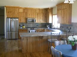 It is functional, efficient and utilizes maximum space. Hickory Cabinets White Countertops Yahoo Search Results Modern L Shaped Kitchens Kitchen Layout Kitchen Design Decor