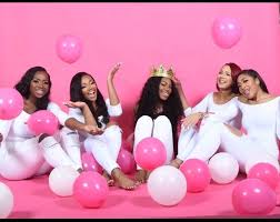 Squad Birthday Photoshoot With Friends Ideas If You Like What You See Follow Me Pin Atlzyyy Birthday Photoshoot 21st Birthday Photoshoot 16th Birthday Outfit