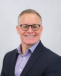 Chris Ellenson's Instagram, Twitter & Facebook