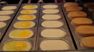 Korean Egg Bread Gyeran Bbang Recipe Korean Egg Bread Street Food Food