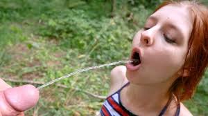 Çılgın Orospunun Ağzına Ormanda Hunharca Fışkırtıyor - Porno İzle