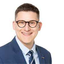 Der erste Schritt ist getan. 🎉🎉🎉 Next stop «Fachausweis Finanzen 2023»… 