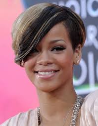 Celebrity short hair celebrity hairstyles rihanna short hair cute short haircuts layered haircuts. Rihanna Short Haircut With Side Swept Bangs Hairstyles Weekly