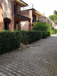 In edificio bifamiliare, appartamento di 120mq posto al piano primo con ingresso indipendente da scala esterna privata e l'immobiliare arcobaleno propone in vendita a san vincenzo direttamente sul mare appartamento fronte mare al piano terzo ed ultimo. Foto 0 San Vincenzo Bilocale A Livorno In Vendita