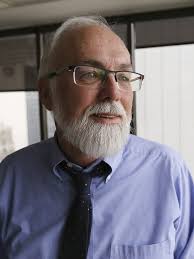 Retiring chief 'raised the bar'