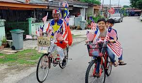 Konvoi merdeka terbaik berbasikal anak kurniarosdinboboy. Saya Anak Malaysia