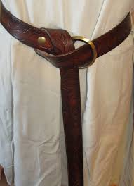 Epingle Par Hella Paino Sur Firbolg Robe Medievale Cuir Ceinture