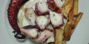 Cortamos el pulpo con unas tijeras de cocina; Recetas De Pulpo 71 Recetas