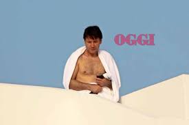 Mentre il premier giuseppe conte è impegnato nella formazione del nuovo governo, la bella olivia è stata fotografata dal magazine chi in costume intero rosso mentre si culla tra le onde del mare. Giuseppe Conte E La Sexy Fidanzata Olivia Paladino Tutte Le Immagini Proibite Foto Esclusive Gossip