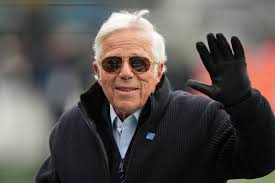 LOOK: Patriots Owner Robert Kraft and Wife Dana Make Glamorous Appearance in Michael Rubin’s Fanatics Super Bowl Party