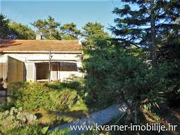 Wir betreuen ihr objekt auf der insel krk und umgebung von der hausreinigung bis hin zur gartenpflege. Haus 36 M2 Silo Insel Krk Verkauf Kvarner Imobilije
