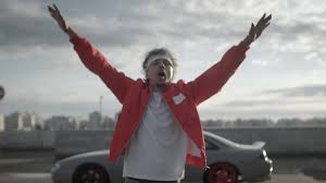 Se aud la fel, dar se scriu diferit, în funcție de context. Junky Zice Intruna Intruna Feat Guess Who Grasu Xxl Videoclip Oficial Youtube