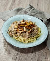 Pasta Mit Steinpilz Rahm Sauce Vegan In 2020 Steinpilze Getrocknete Steinpilze Pasta