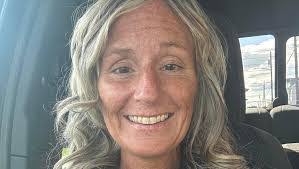 Nicole Edmiston's Instagram, Twitter & Facebook