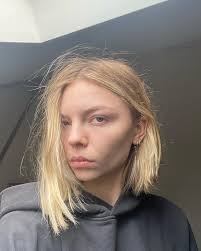 Iona Kat Murray (@shutupalastair) • Instagram photos and videos