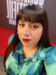 Una semana del release del nuevo disco de @mileycyrus Something beautiful x  @sonymusicmexico 🖤💿🖤