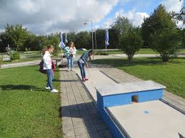 Ausflug zur Minigolfanlage in Olching - Mittelschule Maisach