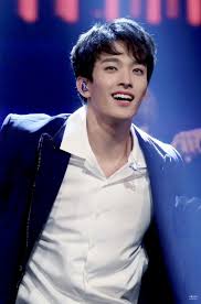 His age is 24 years old as of 2021. Dk Seventeen Seventeen Scoups Jeonghan Jun Joshua Hoshi Wonwoo Woozi Mingyu The8 Dk Vernon Seungkwa Seventeen Lee Seokmin Seventeen Seventeen Kpop