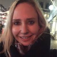 Emma Reeves's Instagram, Twitter & Facebook