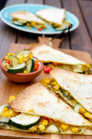 Schnelle Quesadillas Mit Pesto Cheddar Zucchini Und Mais Rezept Rezepte Schnelles Abendessen Gemuse Rezepte Schnell