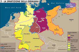 Osservando le differenze tra berlino est e ovest, ci rendiamo conto che l'architettura: L Unificazione E Stata Un Annessione La Bundesrepublik Ha Distrutto Il Patrimonio Della Ddr Limes