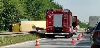 Koszmarny wypadek na s1 w sosnowcu. Wypadek Na S1 W Sosnowcu Wywrocila Sie Ciezarowka Zablokowala Dwa Pasy Dziennik Zachodni