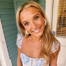 Leah Shea's Instagram, Twitter & Facebook