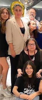 Laal singh chaddha (dec 2021), takht, veere di wedding 2. Kareena Kapoor Khan In Crop Top And Trousers With Rs 7k Blazer Channels Her Inner Boss Lady Lifestyle News