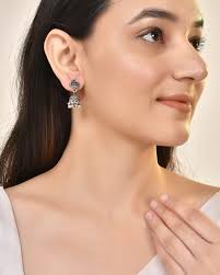 VERA SILVER EARRINGS