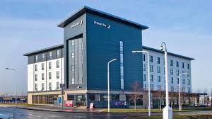 Choose from a range of edinburgh hotels and book rooms from just £35 online. Edinburgh Premier Inn Becomes First Battery Powered Hotel In Uk Uk News Sky News