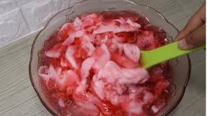 Setelah daging diserut, air kelapa murni, jelly dan coco dimasukkan ke dalam batok kelapa lagi, barulah ditutup. Resep Es Kopyor Tanpa Kelapa Segar Dan Mudah Buatnya Tribun Jateng