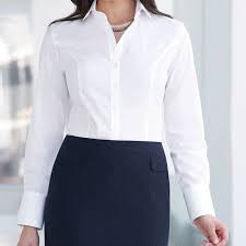 Elégant tout en étant confortable, il est tout simplement indispensable. Attraper Un Rhume Karu Arreter Chemise Blanche Coton Femme Lespeillasses Com