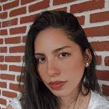 Laura Capobianco's Instagram, Twitter & Facebook