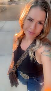 Hey crew! Thanks for having me along for this amazing ride! I'm Fran, a  61-year-old from Mesa, and I'm all about scoring some real fun connections.  As a retired person, I've got