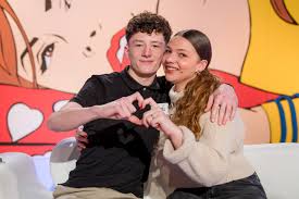 Chaque jour, tex reçoit 3 couples d'amoureux de tous âges et de toutes les. Alice Et Noah Un Couple D Ados De La Metropole De Lille Dans Les Z Amours Lille Actu