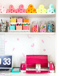 All you have to to do is grab a couple of cheap mason jars from daiso or ikea and fill them up with nosh. 40 Cubicle Decor Ideas To Make Your Office Style Work As Hard As You Do
