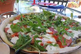 Grilled Pizza No Oven Mess And A Crisp Crust Grilled Pizza Fresh Food Pizza