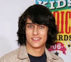 Singer-Songwriter Teddy Geiger Announced "I Am Transitioning" In An  Emotional Instagram Post