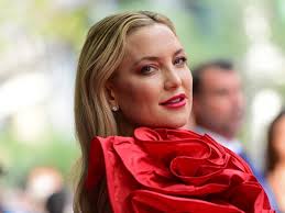 Why color psychologists love Kate Hudson's living space