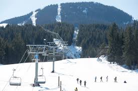 The official twitter account of whistler blackcomb. Whistler Blackcomb To Require Reservations Face Coverings For 2020 21 Season Parksville Qualicum Beach News