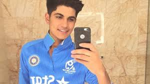 With tremendous under 19 success, shubman gill is now knocking on the door of the senior squad by making his first ipl debut in the 2018 edition for kolkata knight riders who brought him for a. Shubman Gill Wiki Age Girlfriend Family Records Biography More Wikibio